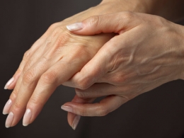 Причины боли в суставах рук
