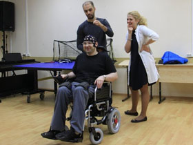 Испытания инвалидной электроколяски с нейрогарнитурой в центре «Преодоление»