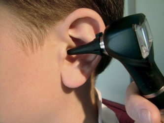 Воспаление уха (наружный отит) - симптомы и признаки